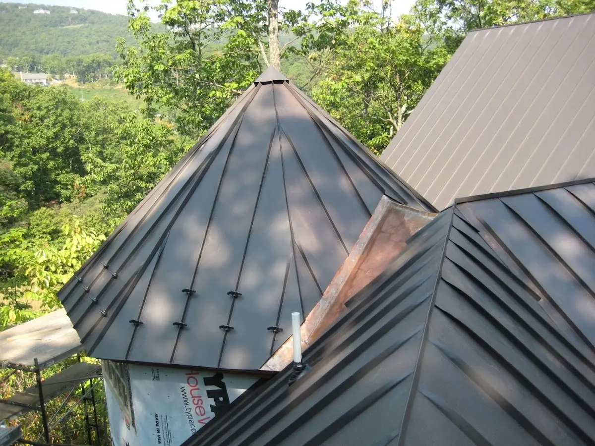 Professional Gutter Cleaning by Craftsman Roofing in Marysville